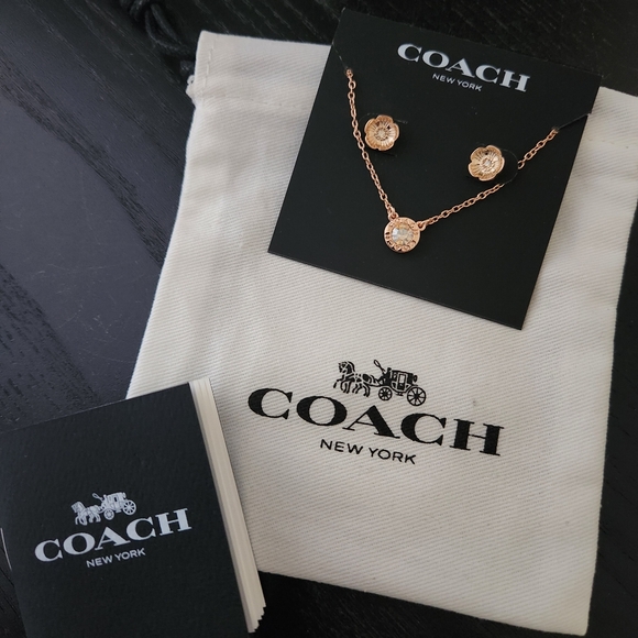 COACH Necklace and Earring Set Flower Stud Set - Rosegold tone - Picture 4 of 5